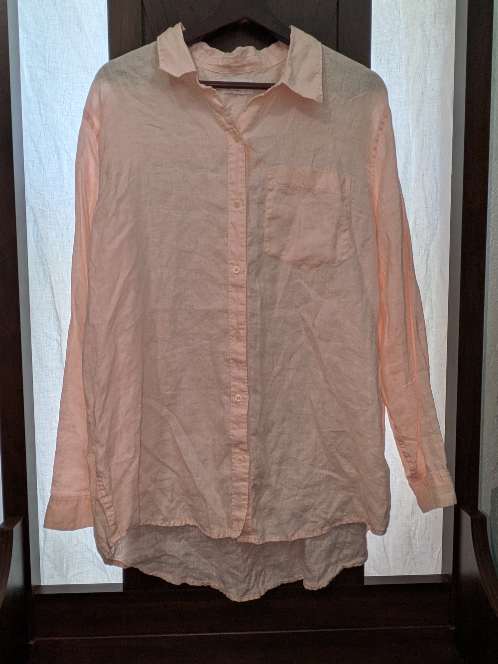 GAP Boyfriend Fit Lightweight Linen Button-Down Shirt in Pale Peach